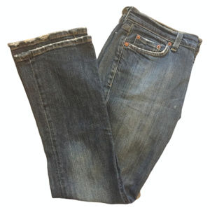 🌟👖 Step into style with these Classic Bootleg Lucky Jeans! Size 4👖🌟